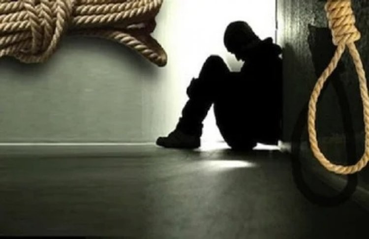 प्रेमिका की शादी के बाद टूट गया युवक, फांसी लगाकर की आत्महत्या