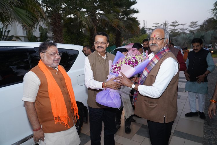 संसदीय राजभाषा समिति के पदाधिकारियों और सदस्यों ने  सांसद बृजमोहन अग्रवाल से की सौजन्य भेंट