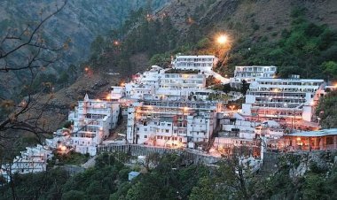 नए साल में वैष्णो देवी में उमड़ा आस्था का सैलाब: 40 हजार से ज्यादा श्रद्धालु पहुंचे, भीड़ देख प्रशासन ने रोकी यात्रा