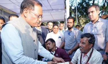 संवेदनशील शासन की मिसाल : जनदर्शन में मुख्यमंत्री विष्णुदेव साय ने मौके पर सुलझाईं समस्याएं