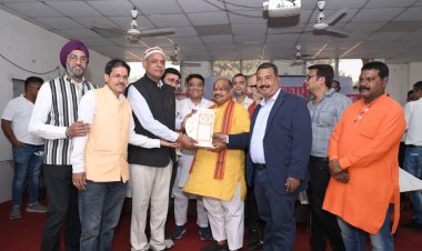 उत्तर विधायक पुरंदर मिश्रा के करकमलों से आत्मानंद उत्कृष्ट विद्यालय में स्टेज का लोकार्पण