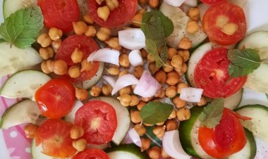 सर्दियों में कुदरती गुलाबी निखार के लिए अपनाएं यह 'लाल सलाद': चमकती त्वचा का रामबाण नुस्खा