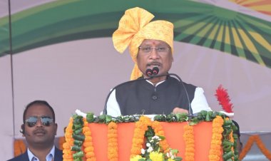 मुख्यमंत्री साय ने बिलासपुर में फहराया तिरंगा,कहा-संविधान, लोकतंत्र और सुशासन के रास्ते विकसित छत्तीसगढ़ का निर्माण सरकार का संकल्प