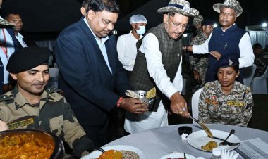 मुख्यमंत्री विष्णुदेव साय ने जवानों का बढाया हौसला,नारायणपुर में साथ किया डिनर