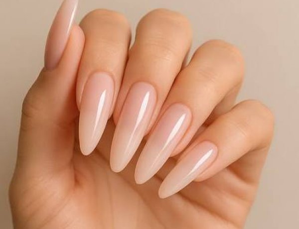 स्टाइलिश नाखून या बीमारियों को न्योता? जानें लंबे नाखून रखने के 5 बड़े नुकसान