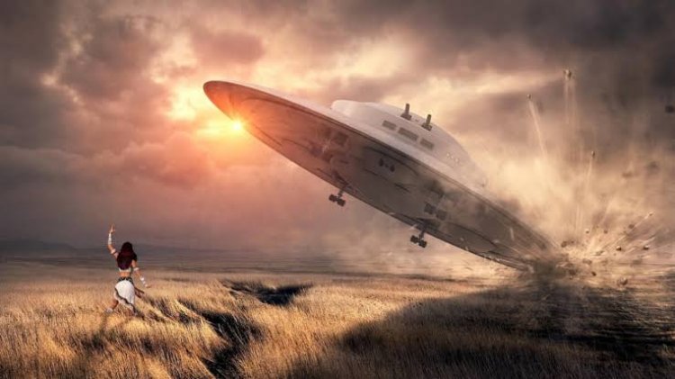 अजीबोगरीब दावा: "मुझसे रोज मिलने आते हैं एलियन!" अमेरिकी महिला ने बताया परग्रहियों का रूप और पहनावा