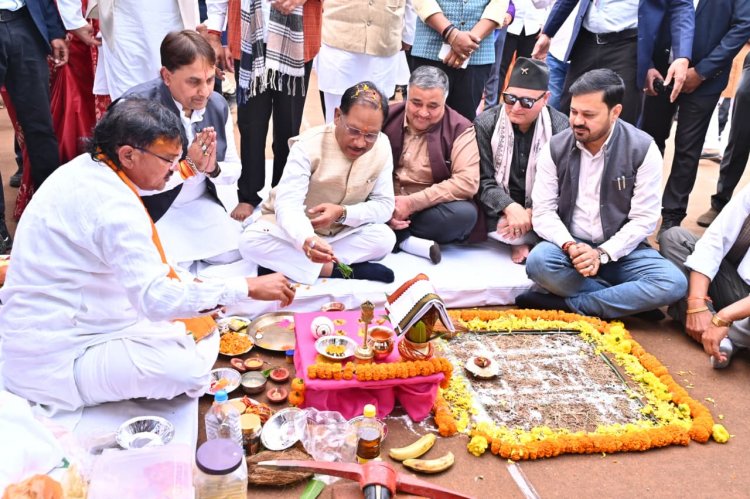 सीएम साय ने फिल्म सिटी और कल्चरल कन्वेंशन सेंटर की रखी आधारशीला,कहा- युवाओं, कलाकारों और पर्यटन को मिलेगा नया आयाम