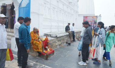 6 फीट लंबी लट के साथ सौ वर्षीय रामकली पहुंची राजिम कुंभ, श्रद्धालुओं के बीच बनीं आकर्षण का केंद्र