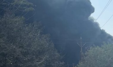 Raipur Big Breaking : भनपुरी  डामर फैक्ट्री में भीषण आग, दूर-दूर तक धुआं ही धुआं, दमकल की कई गाड़ियां मौके पर