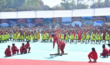 ‘ऐसा जादू है मेरे बस्तर में’ स्कूली बच्चों की प्रस्तुति से प्रभावित हुए गृह मंत्री शाह