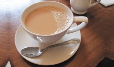 क्या आप भी पीते हैं सुबह खाली पेट चाय? सेहत को हो सकते हैं ये 5 बड़े नुकसान, जानें चाय पीने का सही समय