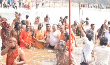 महाशिवरात्रि पर राजिम में  नागा साधुओं के भव्य शौर्य प्रदर्शन से गूंजा मेला परिसर