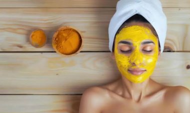 सर्दियों में खो गई है चेहरे की चमक? बेसन के इन 4 उबटनों से घर बैठे पाएं पार्लर जैसा ग्लो