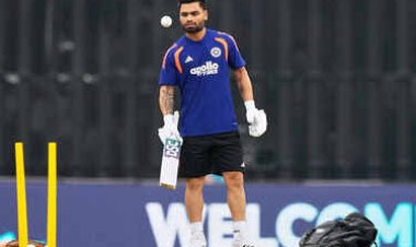 फैमिली इमरजेंसी: पिता की गंभीर बीमारी के कारण वर्ल्ड कप कैंप छोड़कर नोएडा पहुँचे रिंकू सिंह