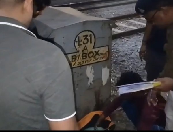 रायपुर में पुलिस ने युवक को दबोचा,ओवरब्रिज के नीचे गांजा बेचने कर रहा था ग्राहक की तलाश