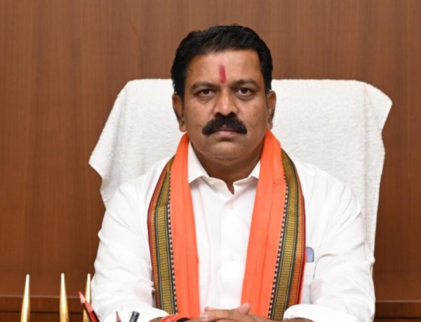 दशकों से हिंसा का रास्ता अपनाने वाले अब मुख्यधारा में लौट रहे : विजय शर्मा