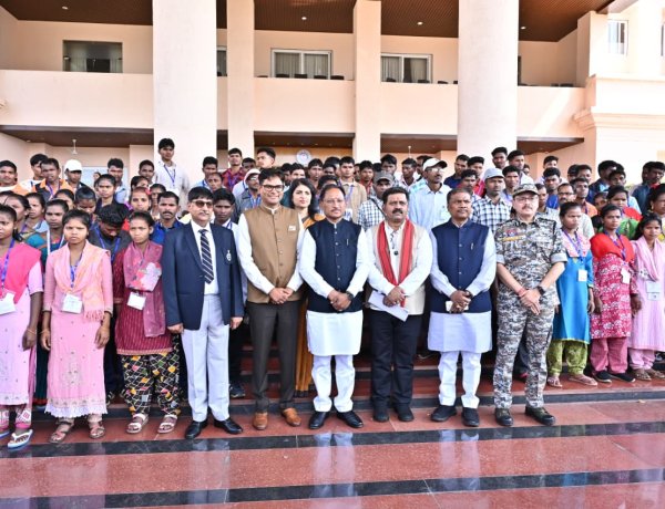 लोकतंत्र के इतिहास का एक अविस्मरणीय दिन : गनतंत्र छोड़कर गणतंत्र में आने युवाओं ने विधानसभा में देखी जनतांत्रिक प्रक्रिया