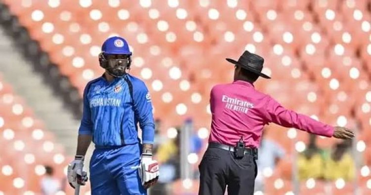 मोहम्मद नबी पर गिरी ICC की गाज: दक्षिण अफ्रीका के खिलाफ मैच में अंपायर से बहस पड़ी महंगी, लगा भारी जुर्माना!