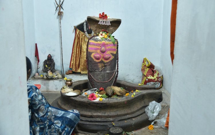 महाशिवरात्रि विशेष :  राजिम के भूतेश्वरनाथ महादेव दर्शन को उमड़ रहे श्रद्धालु,शिवभक्ति की बह रही धारा