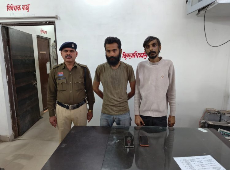 रायपुर में ऑनलाइन क्रिकेट सट्टा चलाते 2 आरोपी गिरफ्तार, 1.70 लाख का माल जब्त