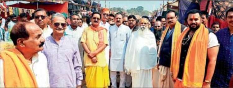 राजीव लोचन ट्रस्ट कमिटी ने निकाली शाही शोभा यात्रा