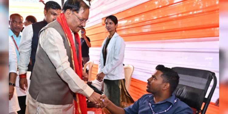 जन्मदिन पर सेवा का संदेश: मुख्यमंत्री विष्णुदेव साय ने जन्मदिन पर रक्तदान शिविर का किया शुभारंभ