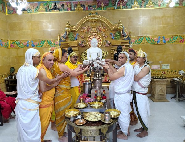 आदि ब्रम्हा आदिनाथ भगवान का मनाया गया जन्म और तप महोत्सव