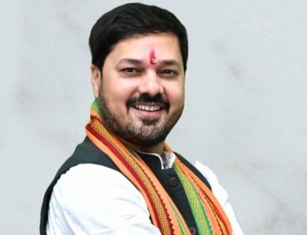 विधानसभा में गूंजी धरसींवा की आवाज : विधायक अनुज शर्मा ने दागे 56 सवाल