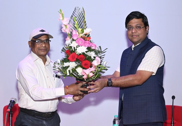 जनसंपर्क विभाग के अपर संचालक जेएल दरियो सेवानिवृत्त,आयुक्त डॉ.रवि मित्तल ने सेवा,समर्पण, कर्तव्यनिष्ठा को सराहा