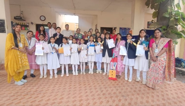 अंतरराष्ट्रीय रंगोत्सव प्रतियोगिता के प्रतिभागियों को वितरण किया गया पुरस्कार