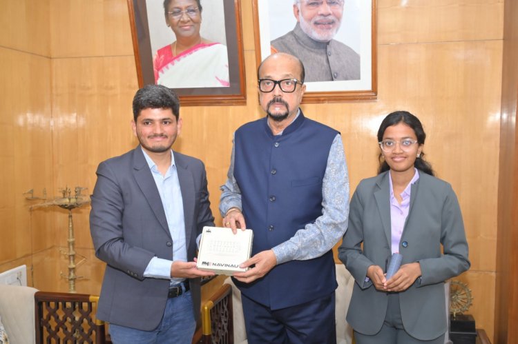 राज्यपाल रमेन डेका से यूनीसेफ के इमेजिन वेंचर के प्रथम भारतीय पुरस्कार विजेता ने की सौजन्य भेंट