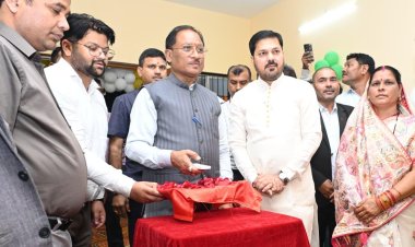 धरसींवा में मुख्यमंत्री विष्णु देव साय ने किया आधुनिक तहसील कार्यालय का लोकार्पण