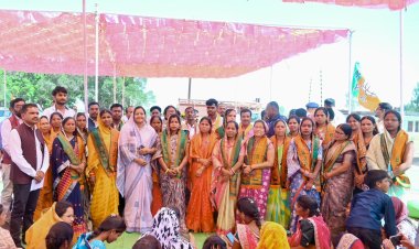 पूर्व कांग्रेस विधायक के गृह ग्राम में 31 लोगों ने थामा कमल का साथ, मंत्री लक्ष्मी राजवाड़े ने कराया भाजपा ज्वाइन