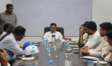 वेदांता हादसे के घायल मजदूरों से मिले उद्योग मंत्री लखनलाल देवांगन, एफआईआर दर्ज करने दिए निर्देश