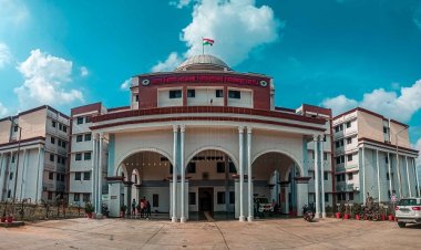 ओवरटेक को लेकर बवाल: विश्वविद्यालय के प्रभारी कुलसचिव से सरेआम मारपीट, दो आरोपी गिरफ्तार