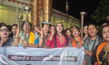 भाजपा महिला मोर्चा ने निकाली विशाल मशाल रैली