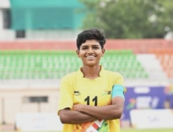 जनजातीय जड़ों से अंतर्राष्ट्रीय फलक तक: छत्तीसगढ़ की स्टार फुटबॉलर किरण पिस्दा के संघर्ष की कहानी