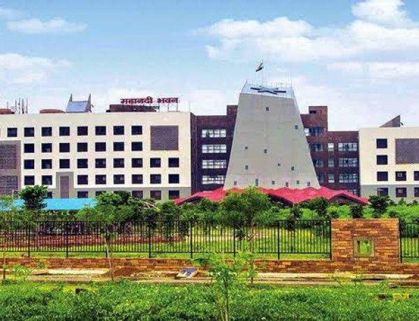 सरकारी कर्मचारियों को 12 दिन की विशेष छुट्टी, विपश्यना के लिए सरकार का बड़ा निर्णय