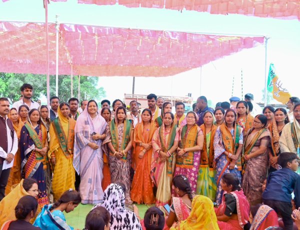 पूर्व कांग्रेस विधायक के गृह ग्राम में 31 लोगों ने थामा कमल का साथ, मंत्री लक्ष्मी राजवाड़े ने कराया भाजपा ज्वाइन