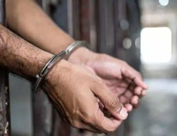 ACB-EOW का बड़ा एक्शन: गरीबों के सिर से छिनी छत; 79 लाख रुपये के आवास घोटाले में कियोस्क संचालक गिरफ्तार