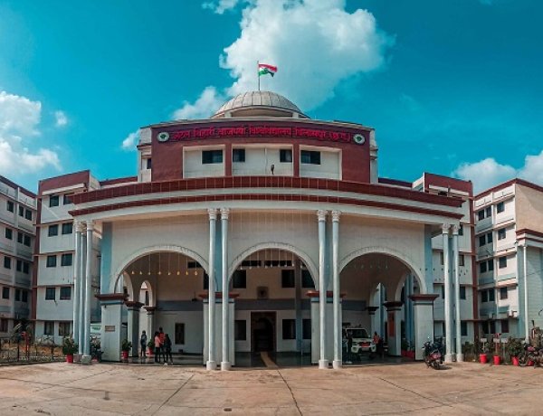 ओवरटेक को लेकर बवाल: विश्वविद्यालय के प्रभारी कुलसचिव से सरेआम मारपीट, दो आरोपी गिरफ्तार