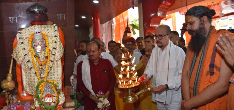 राज्यपाल रमेन डेका ने हनुमान जन्मोत्सव के अवसर पर की पूजा-अर्चना