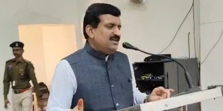 डायन-टोनही के संदेह में महिला प्रताड़ना शर्मनाक : डॉ दिनेश मिश्र