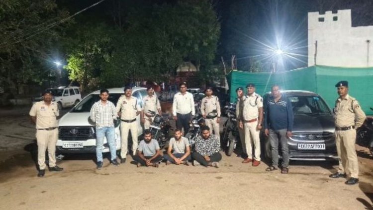 बैंक फ्रॉडः बैंककर्मियों से सांठगांठ कर होल्ड एकाउंट से पार किए 31 लाख, गैंग के 3 गिरफ्तार