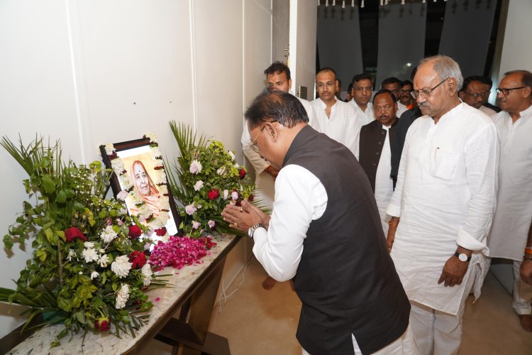 सांसद बृजमोहन की चाची स्वर्गीय प्रेमलता अग्रवाल की याद में श्रृद्धांजलि सभा में पहुंचे मुख्यमंत्री 