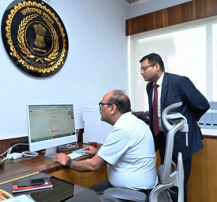 सीएस विकासशील ने स्वयं भरा जनगणना फॉर्म, 30 अप्रैल तक Census पोर्टल पर स्वयं भर सकेंगे जानकारी