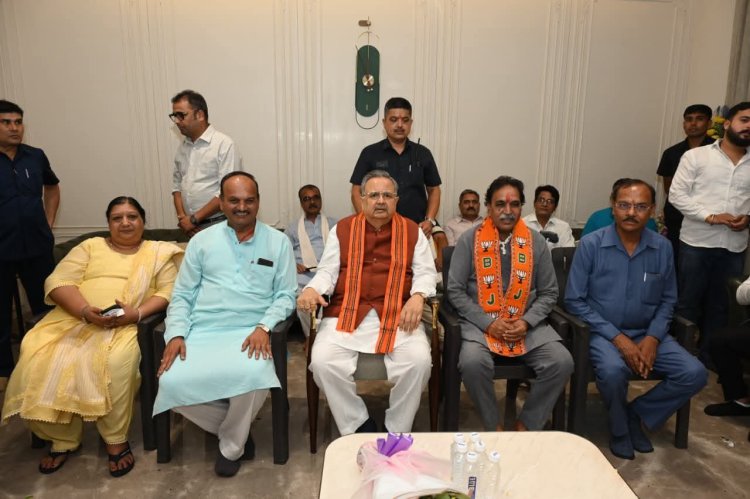 पूर्व मंत्री एवं रायपुर पश्चिम के विधायक राजेश मूणत के जन्मदिन पर बधाइयों का तांता