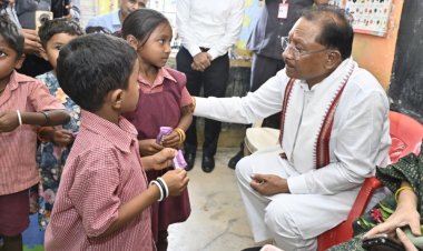 अफसर को मीटिंग से भेजा बाहर और कहा सचिव से सही जानकारी लेकर आइए 