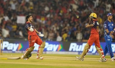RCB vs MI: आखिरी ओवर का रोमांच! बेंगलुरु ने मुंबई को 2 विकेट से हराया