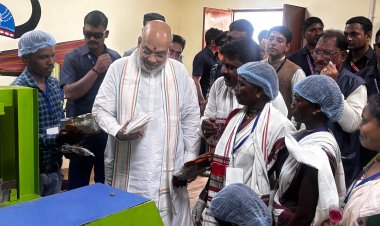 केंद्रीय गृहमंत्री अमित शाह ने चखा बस्तर की इमली का स्वाद बोले यहां की इमली का स्वाद खट्टा नहीं बल्कि मीठा